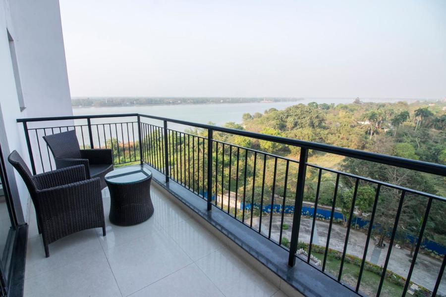 Brook View Repose Hotel Kolkata Exterior photo